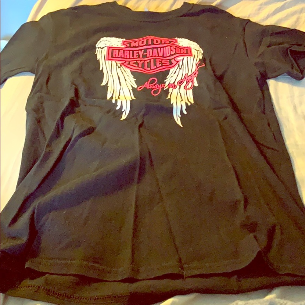 Black t short with Harley Davidson
